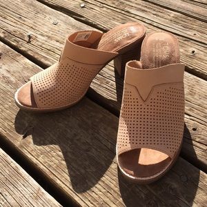 Toms perforated Majorca mules